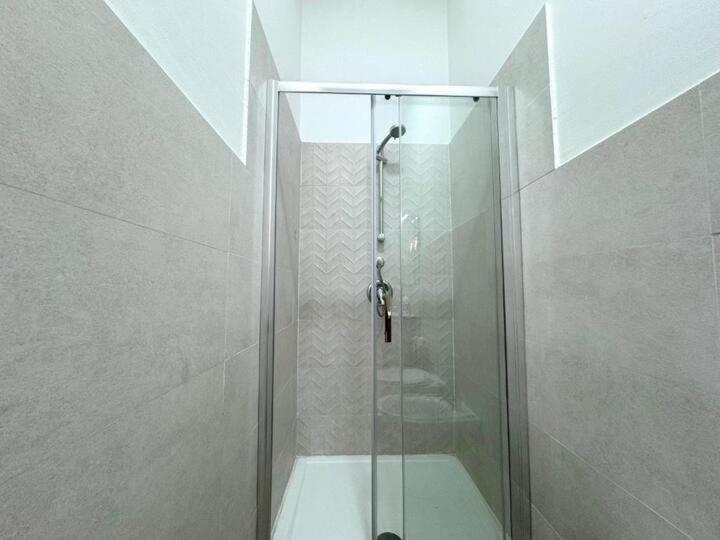 Camera Familiare con Bagno Privato