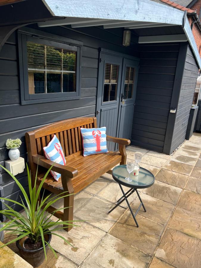 Overdale Guesthouse and Free Parking - Bed and Breakfast