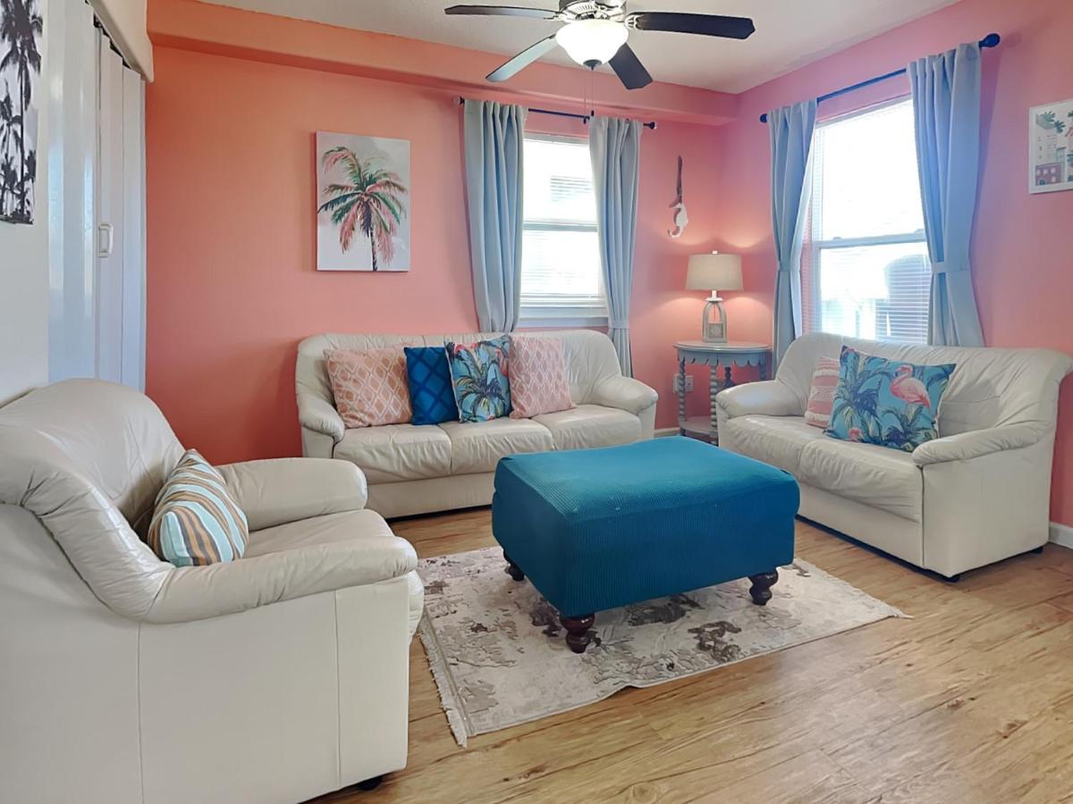 Twin Palms at Surfside - B&B