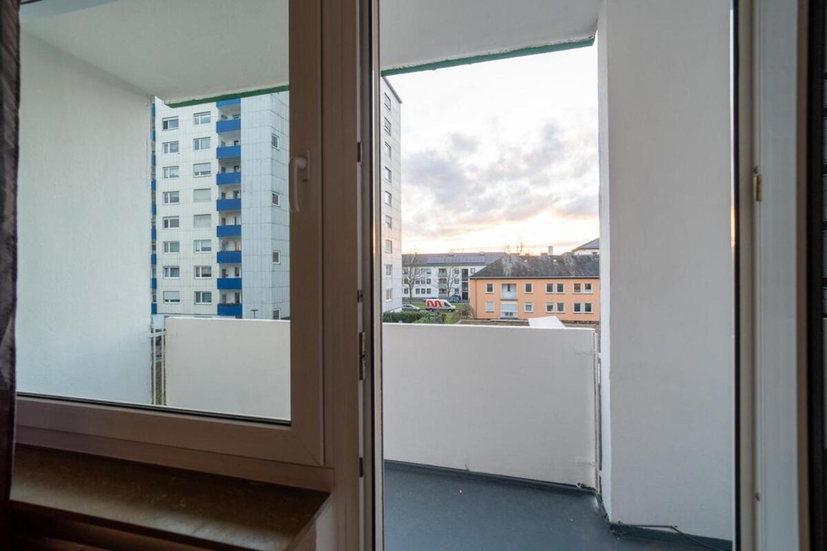 Cozy 2-room apartment with WiFi & SKY - B&B Koblenz