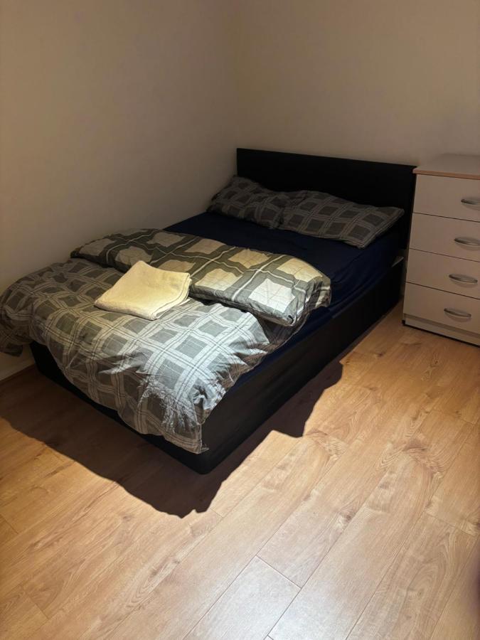 Double room in a shared house - B&B