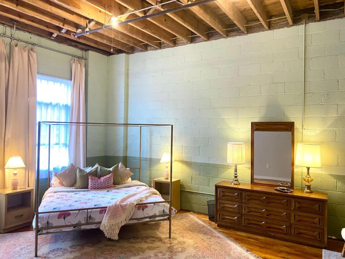 Downtown Lynchburg REAL loft living Va Virginia - Chambres d'hôtes Lynchburg