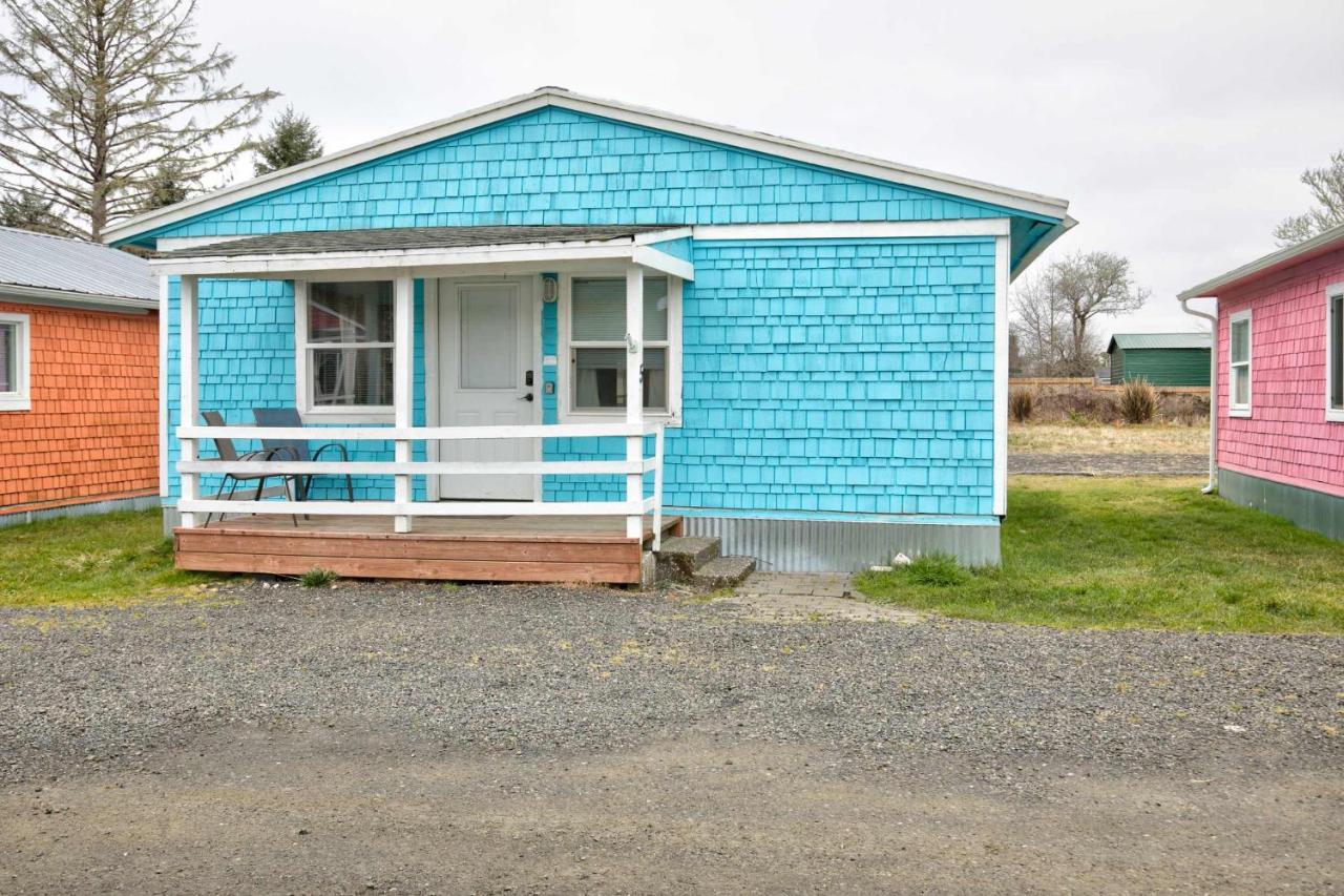 Sand and Surf Cottage 2-Bed by the Sea w fireplace - B&B