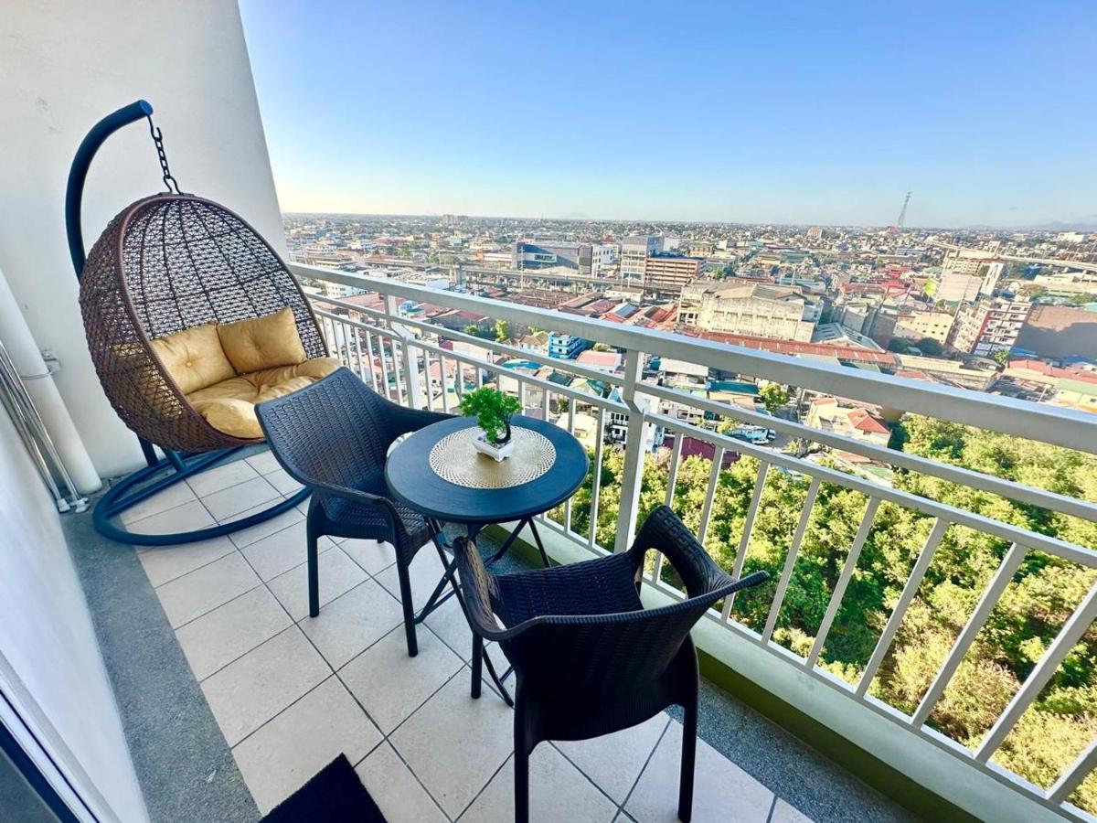 Chris&CarlPlace - B&B Manila