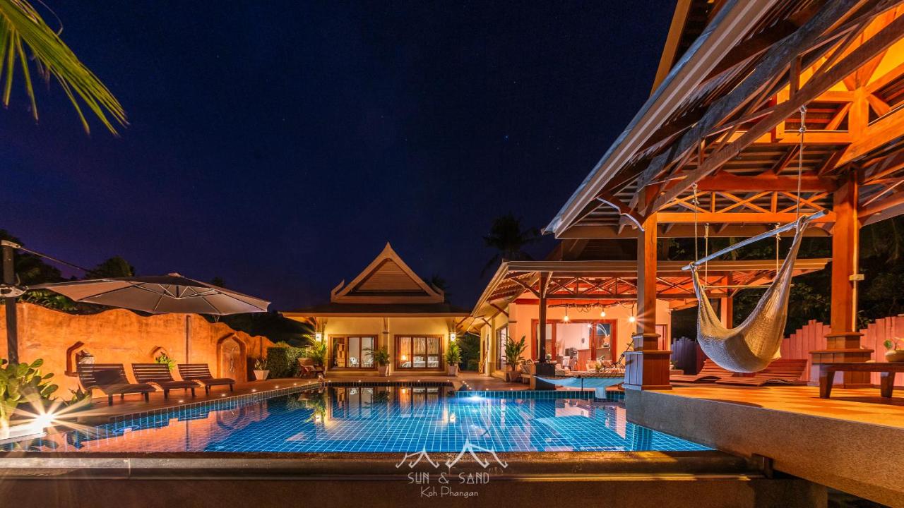 Sun and Sand Beachfront Pool Villa - B&B
