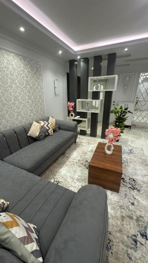 Giza Royale Apartment 3BR - Bed and Breakfast Caïro