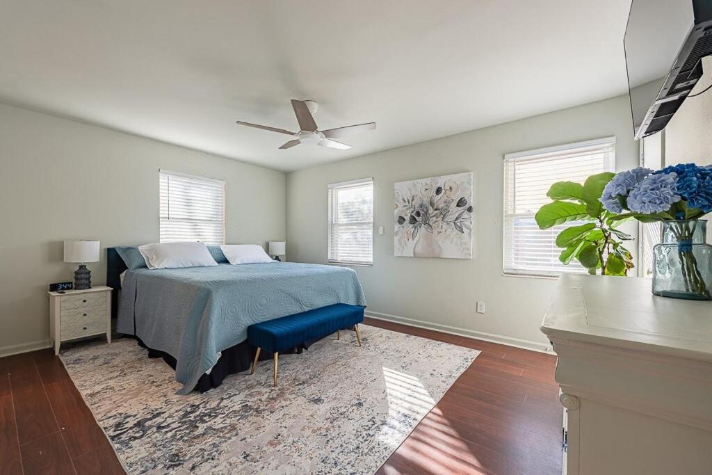 Cozy Townhome Retreat with King Bed Near I-10, Capitol, FSU & FAMU - Chambres d’hôtes