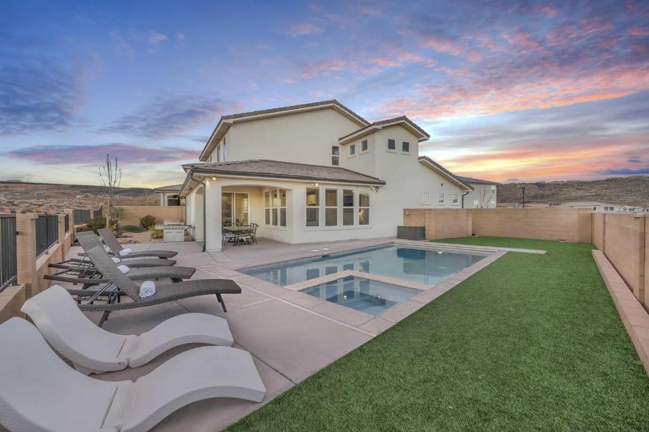 Paseos Poolhouse home - B&B