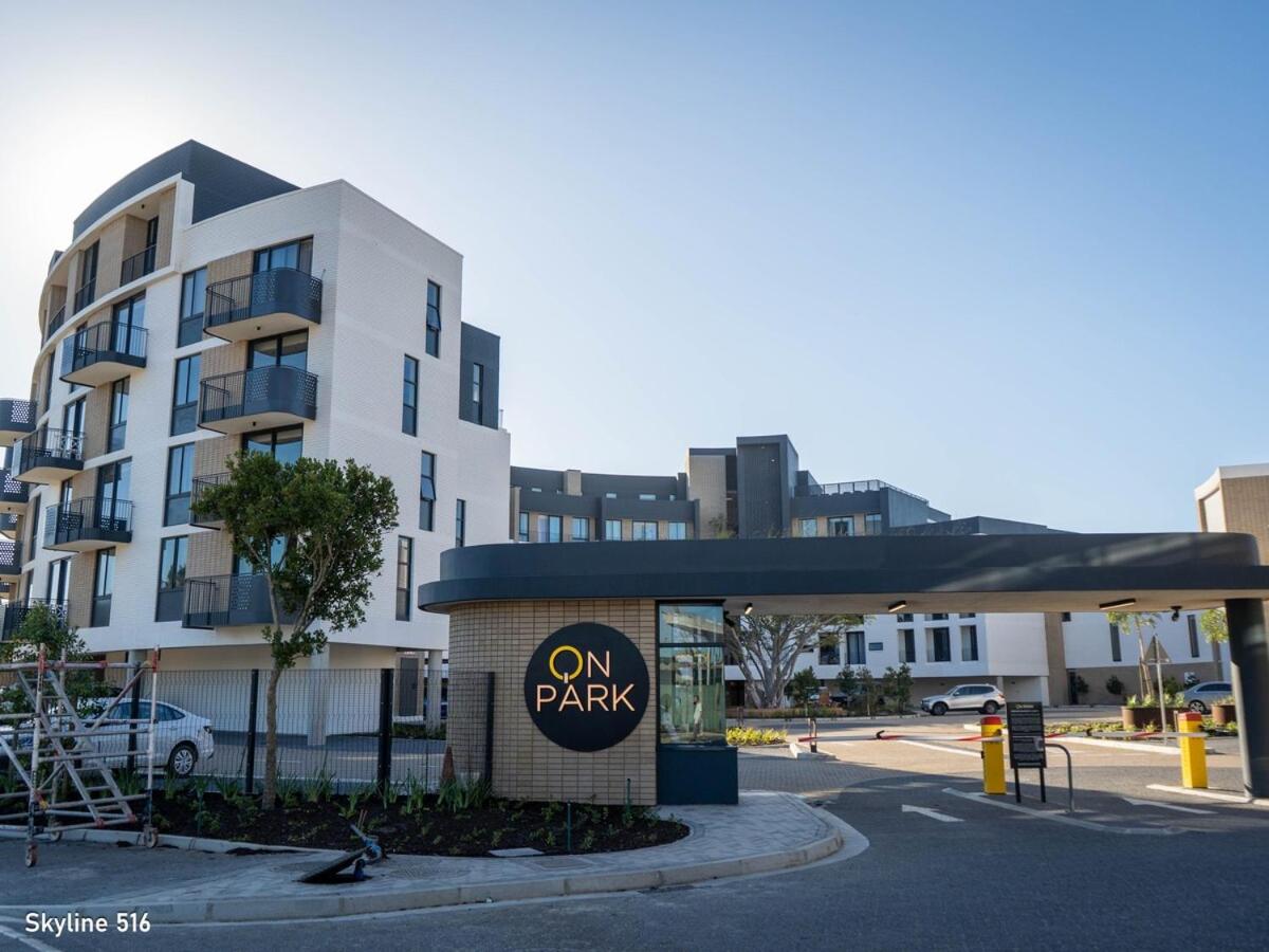 On Park 516 At Century City - B&B