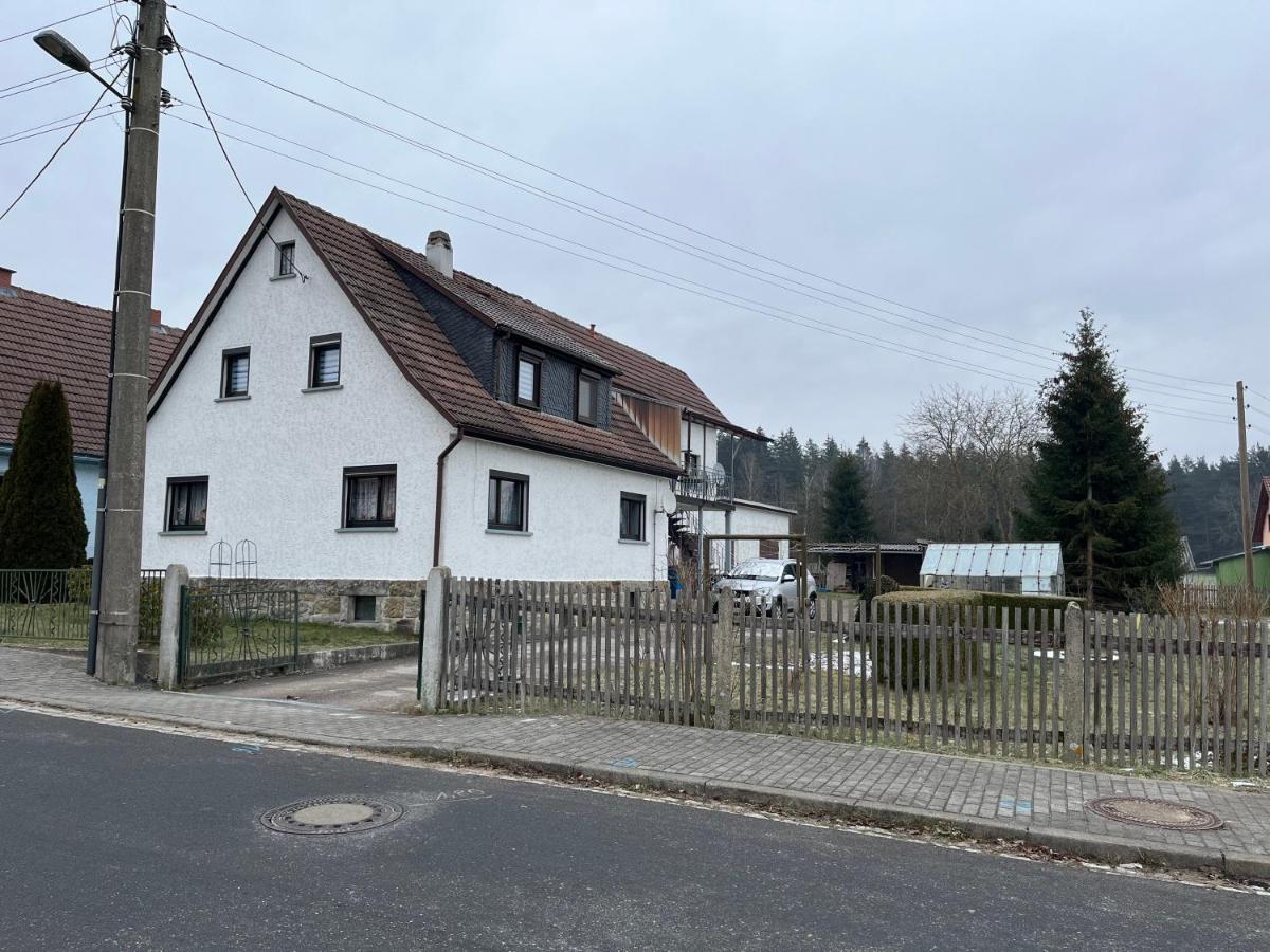 Schöne Zimmer mit gemeinsamer Nutzung von Bad, Toilette und Küche - Bed and Breakfast