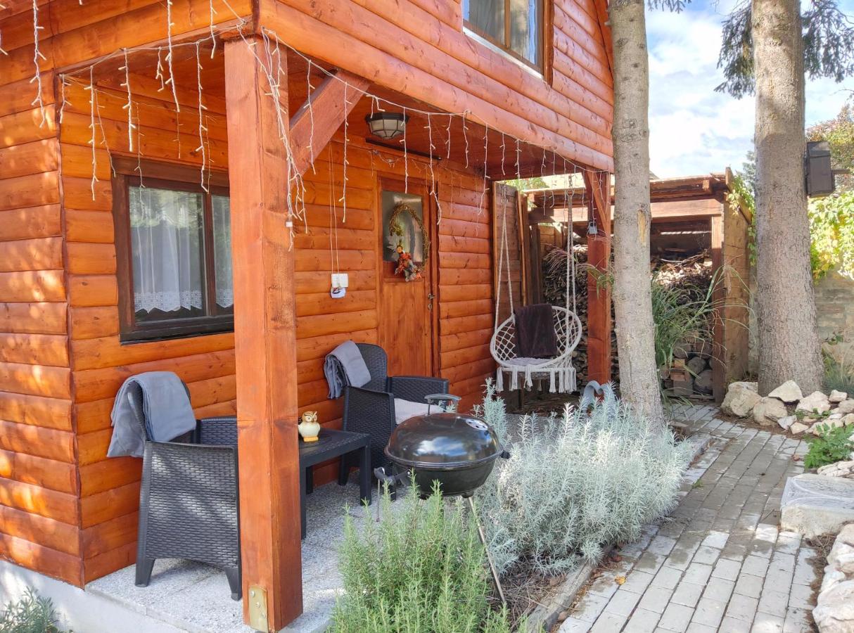 Faház a fenyők alatt - Borostyánkút Wellness Home II Bakonybél - Chambres d'hôtes Bakonybél