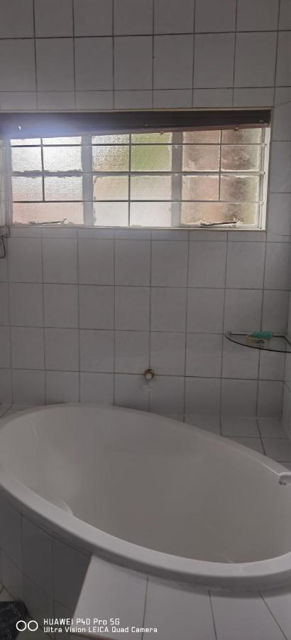 Yellow Stars Guesthouse Ltd - Bed and Breakfast
