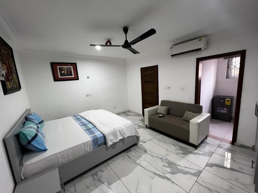 Mobile Doctors Apartments - B&B Accra