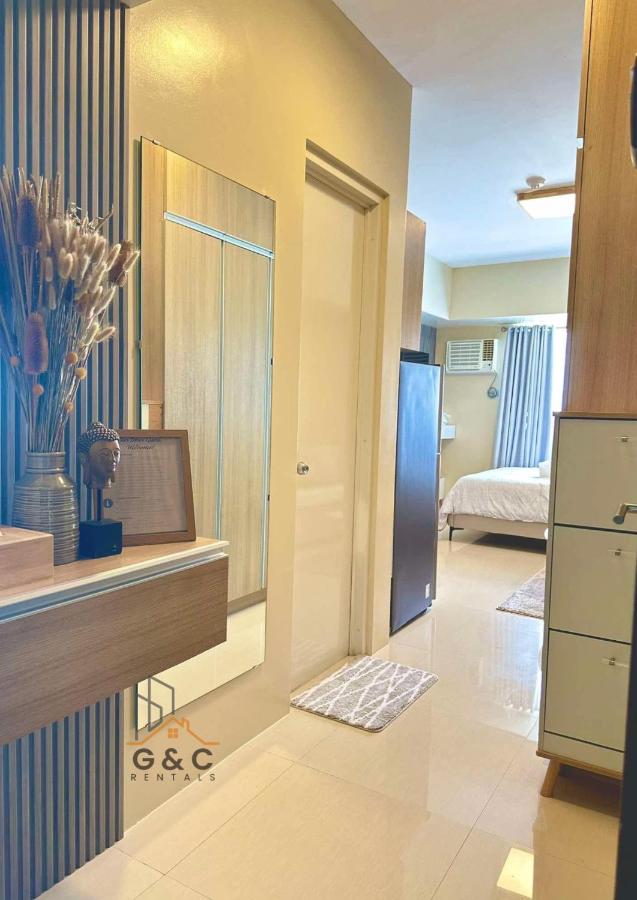 Central Davao Studio Unit by G&C Rentals Newly-furnished and Equipped - Chambres d'hôtes Davao