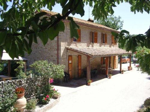 AGRITURISMO COLLEMAGGIO DI MOSCATELLI MARIASSUNTa - B&B