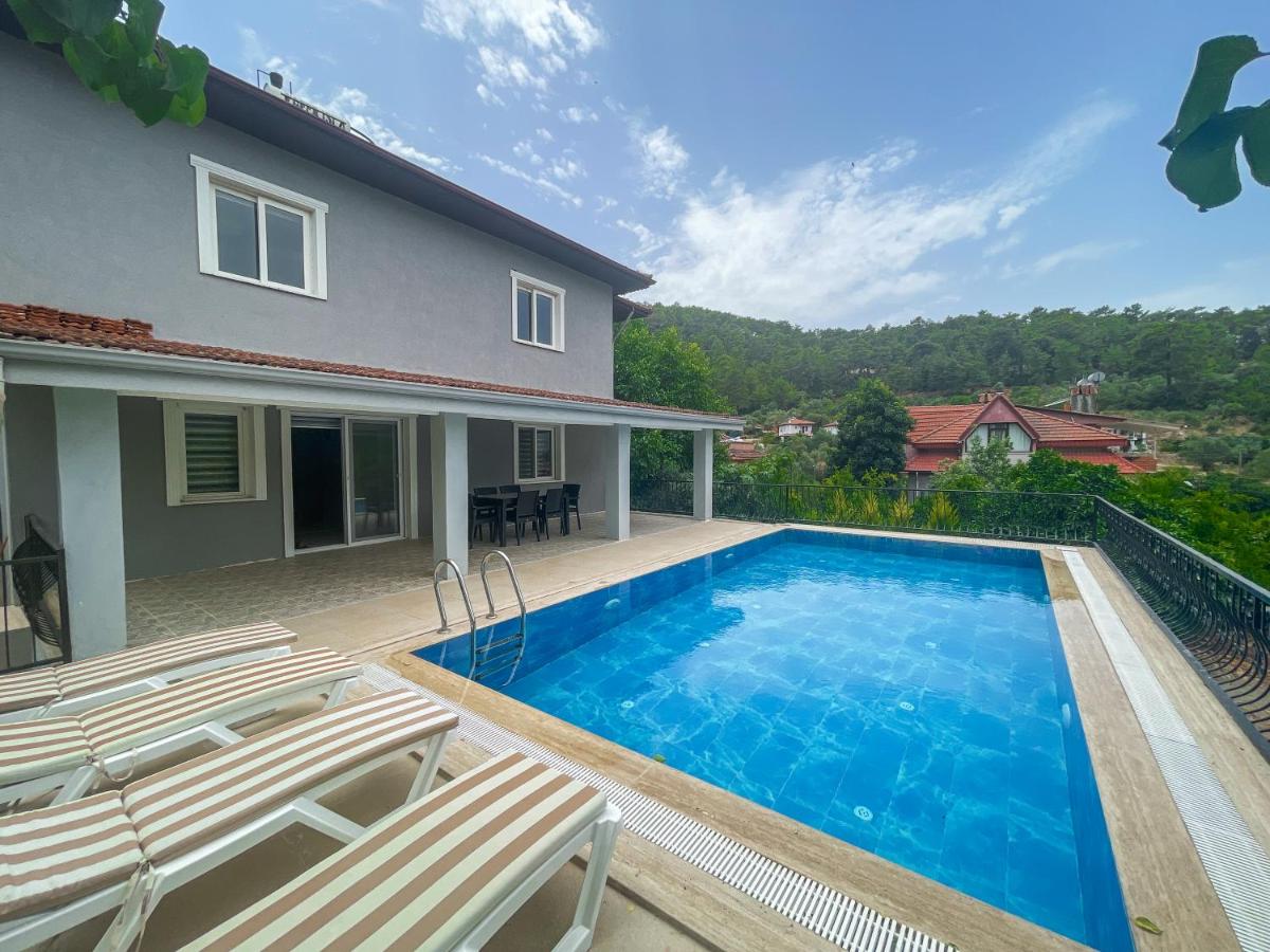 Villa Güneş - B&B