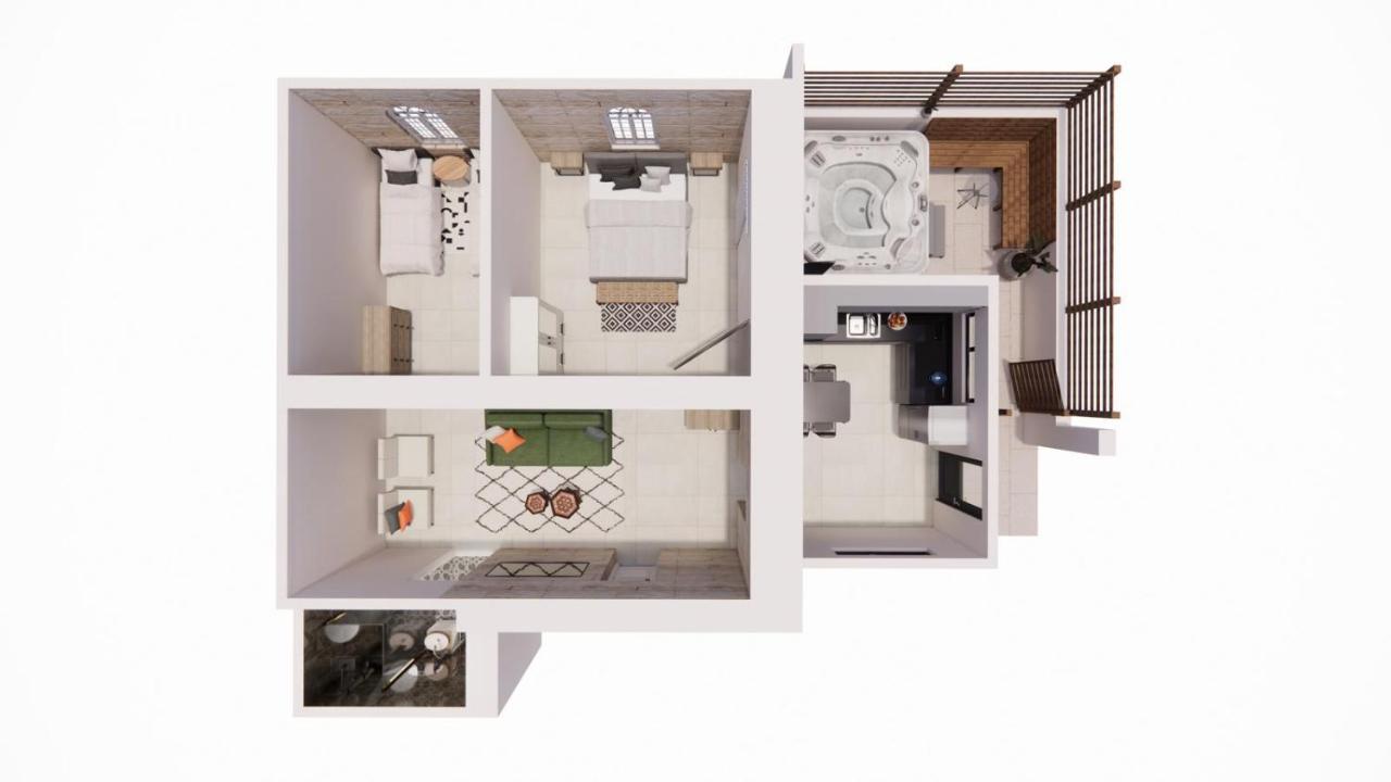 JLM Family Suite With A Private Patio and Jacuzzi