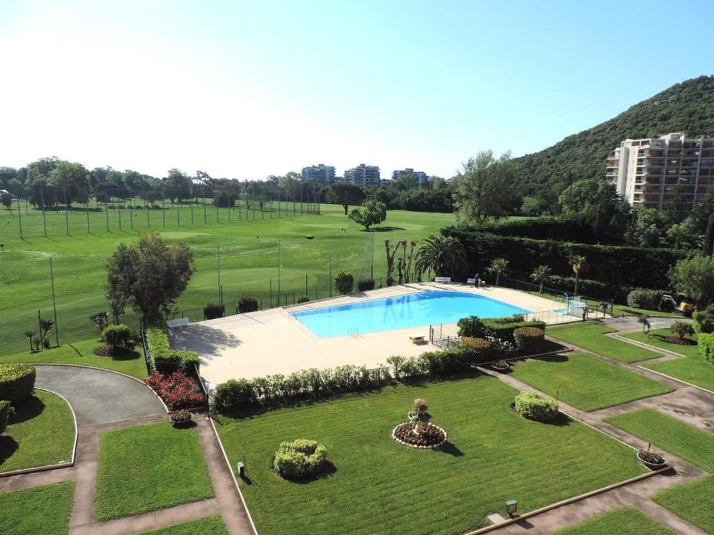 Joli appartement en résidence avec piscine et gardien - B&B