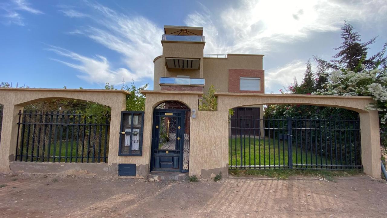 Maison unique avec une magnifique piscine - B&B