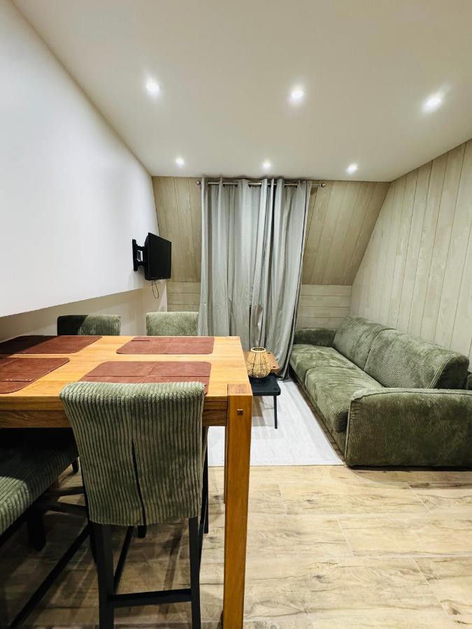 Appartement Murol neuf calme, centre village, vue Château - Ferienwohnung Murol