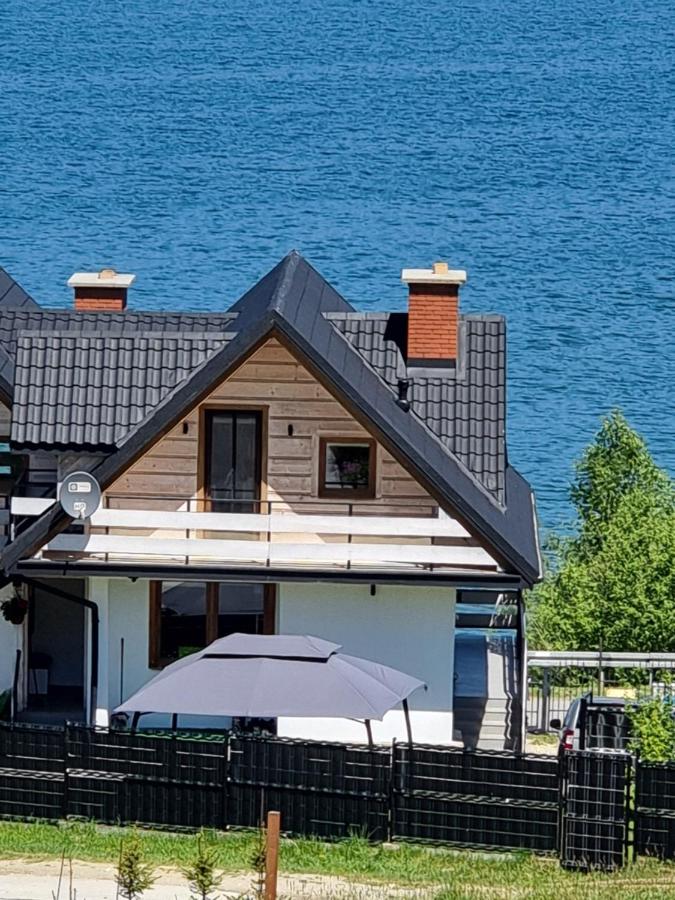 DOMEK Z POMOSTEM nad Jeziorem Czorsztyńskim