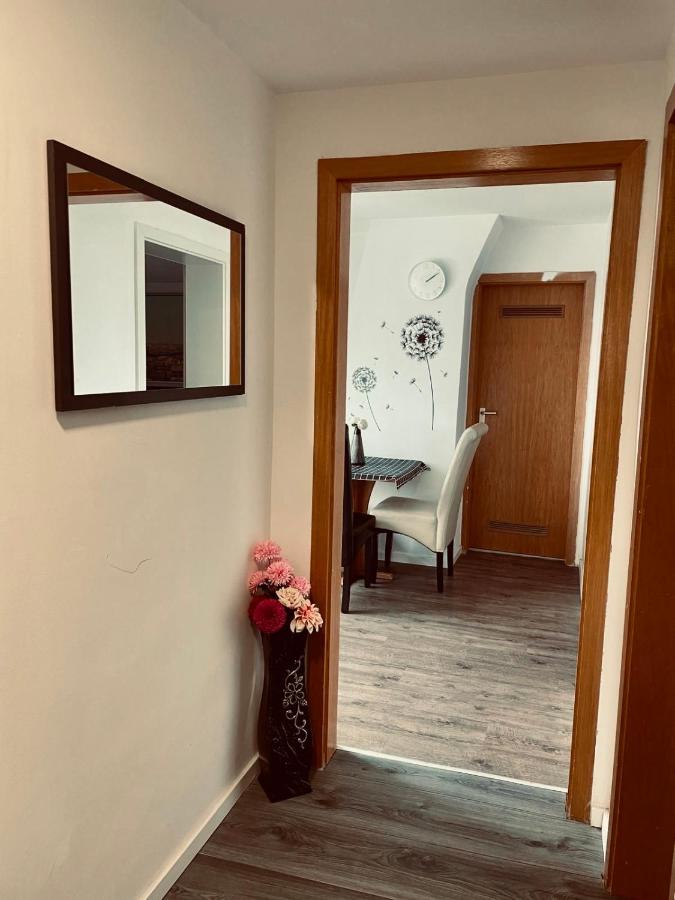 HomeBerg Duisburg - feine 3 Zimmer, 4 Betten, 60qm in Top Lage - B&B Duisburg