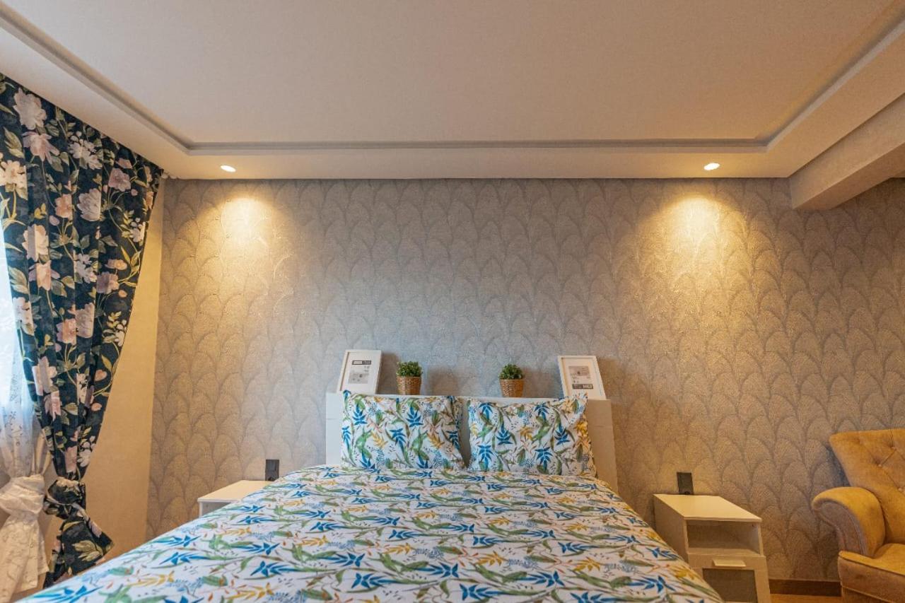 Spacious Beachfront apartment - Bed and Breakfast Casablanca