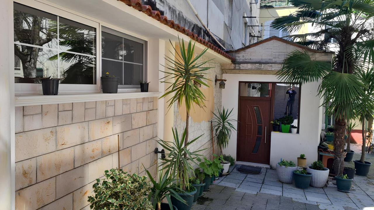 Cozy Escape - B&B Tirana