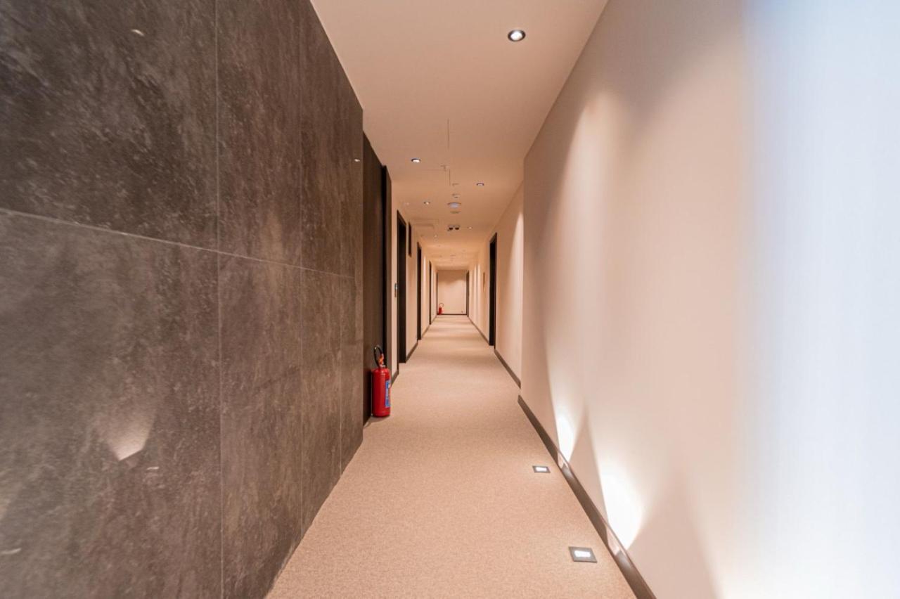 Presidental Suite in Luxury Hotel at City Center - Ferienwohnung Pristina