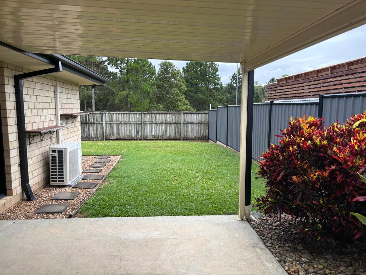 Family retreat in Caboolture big house - B&B Caboolture