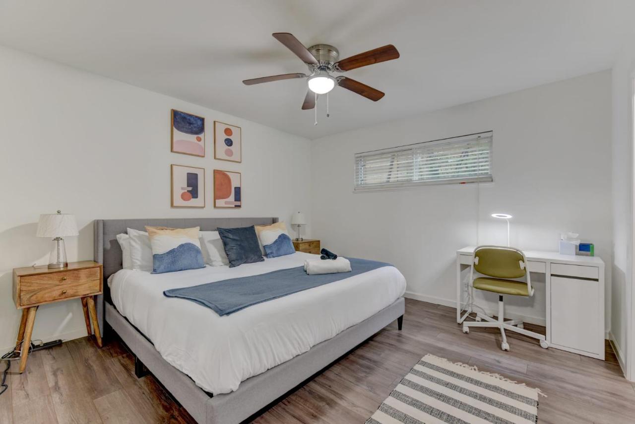 SoCo So Cool Condo - BBQ Patio & Garden Area - B&B Austin