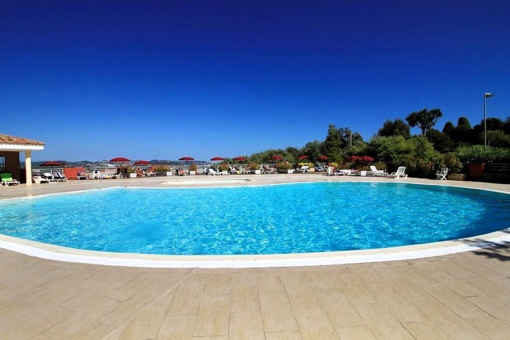 Appartement ORION magnifique vue mer et montagne - B&B Mandelieu-la-Napoule