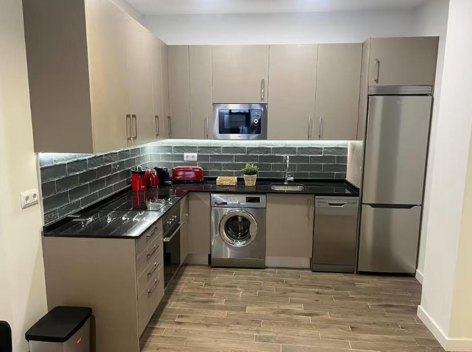 Apartamento a menos de 20 min de sitios clave - Bed and Breakfast Madrid
