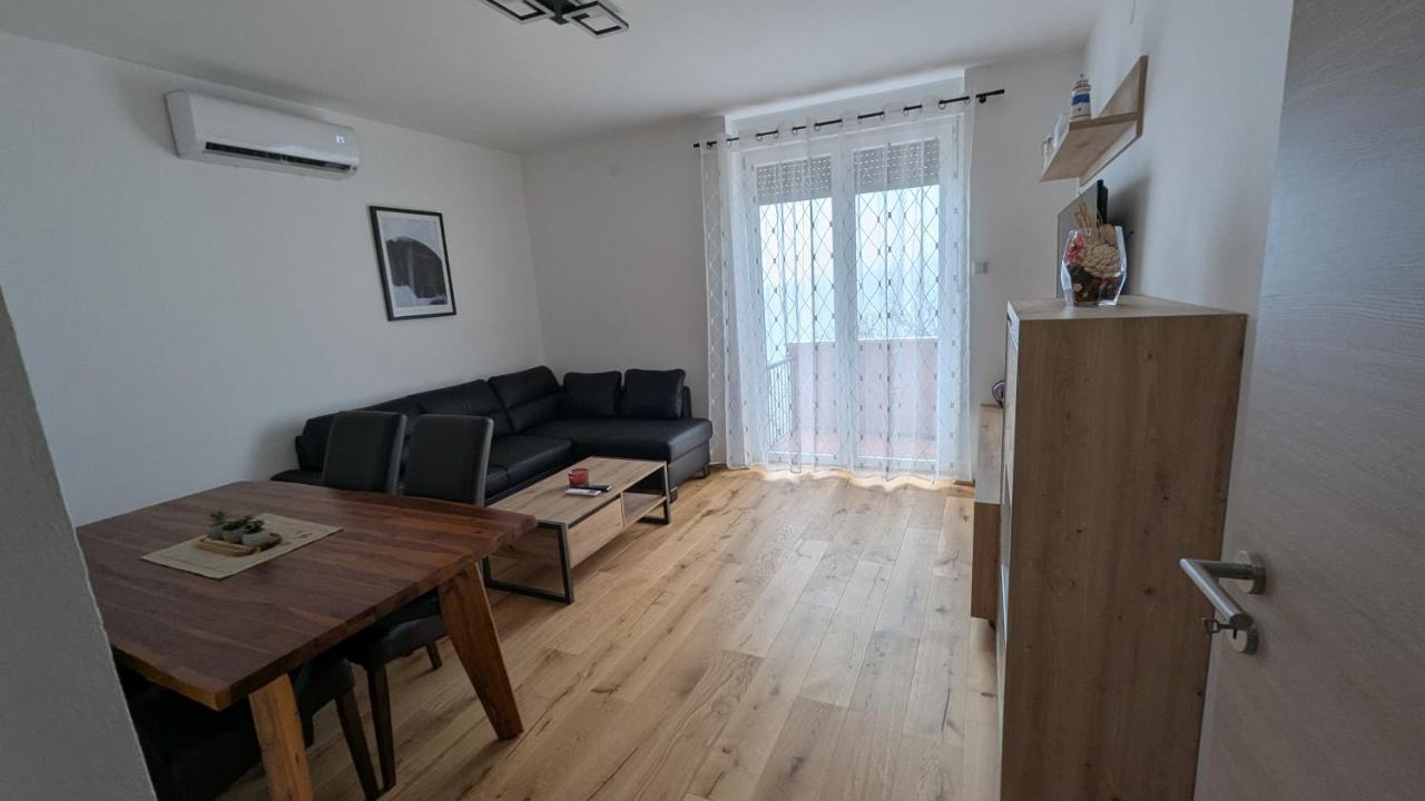 Apartment NIKI - B&B Senj