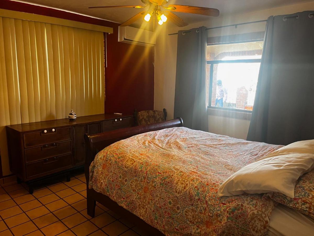 Casa de al lado - 2 bedroom house w/ bonus bunkhouse! - Chambres d'hôtes San Felipe