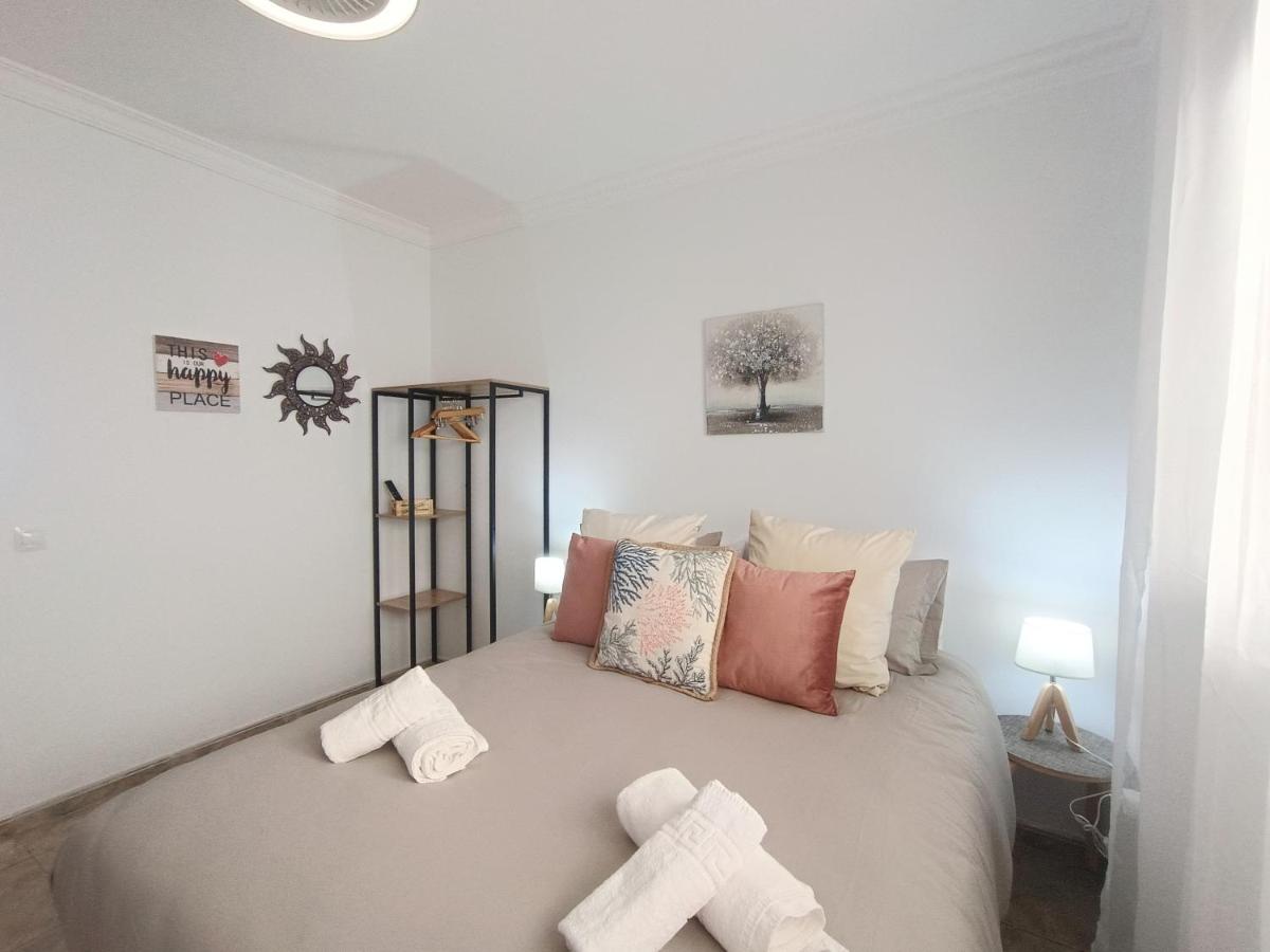 Deluxe One-Bedroom Apartment with Ocean View