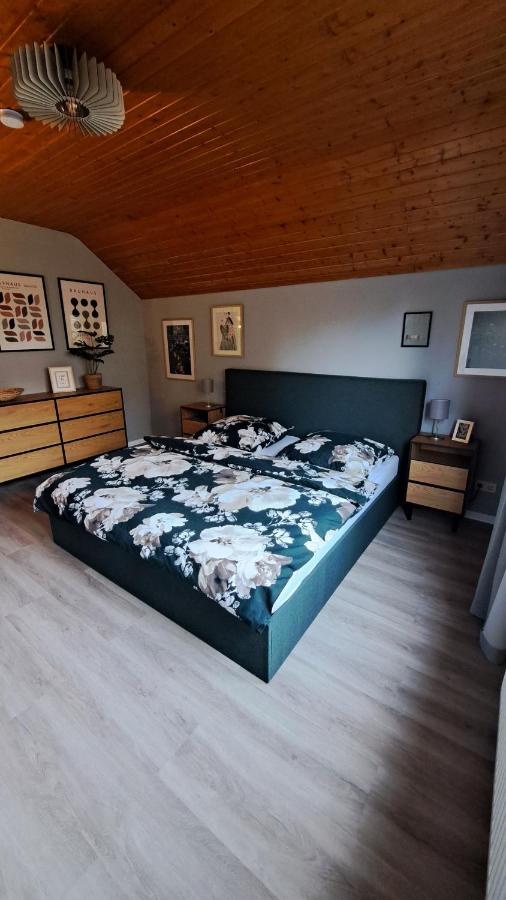 Ferienhäuser Rhön - Haus Natalie & Haus Helene - B&B Hausen