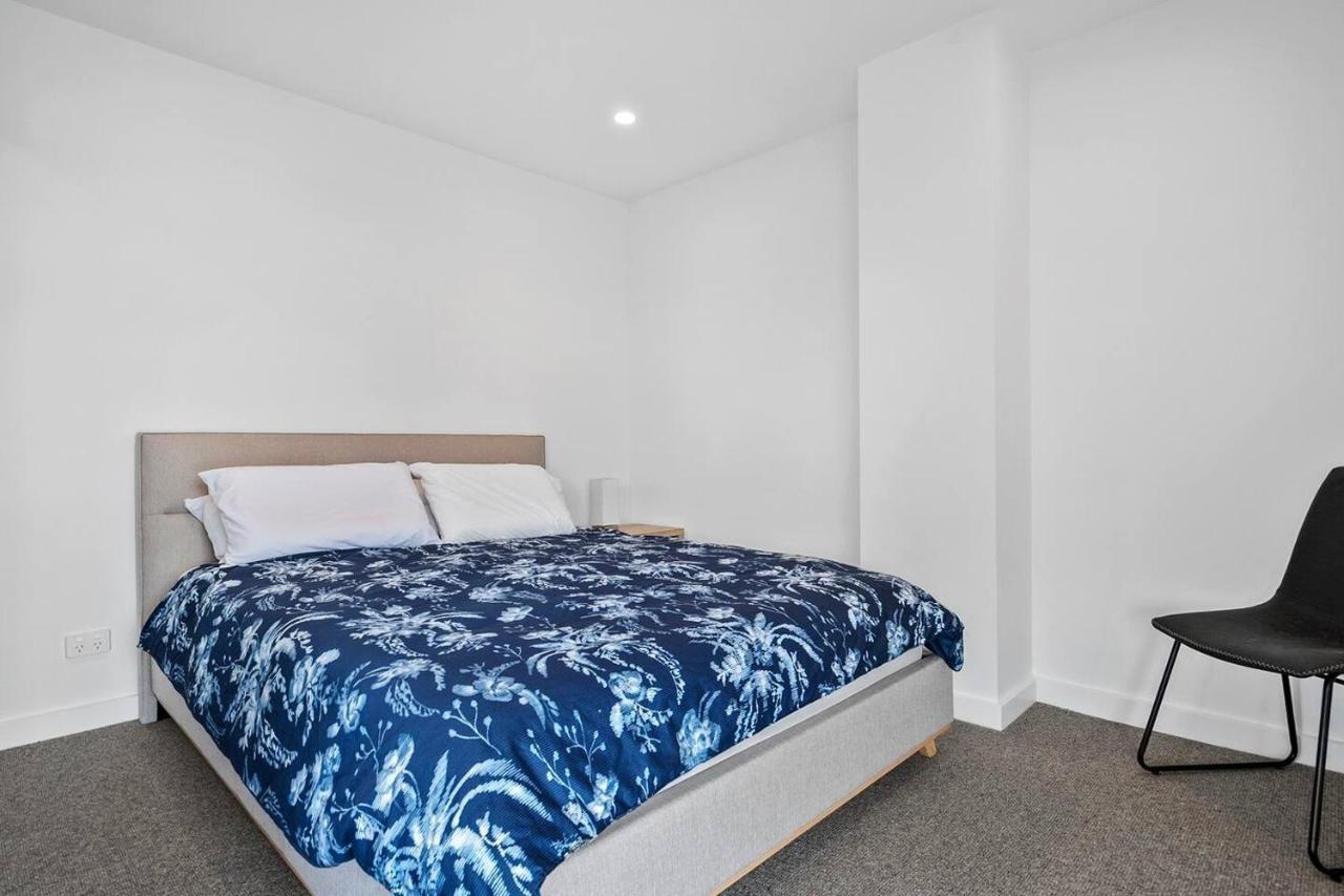 Two-Bedroom Apartment with City View