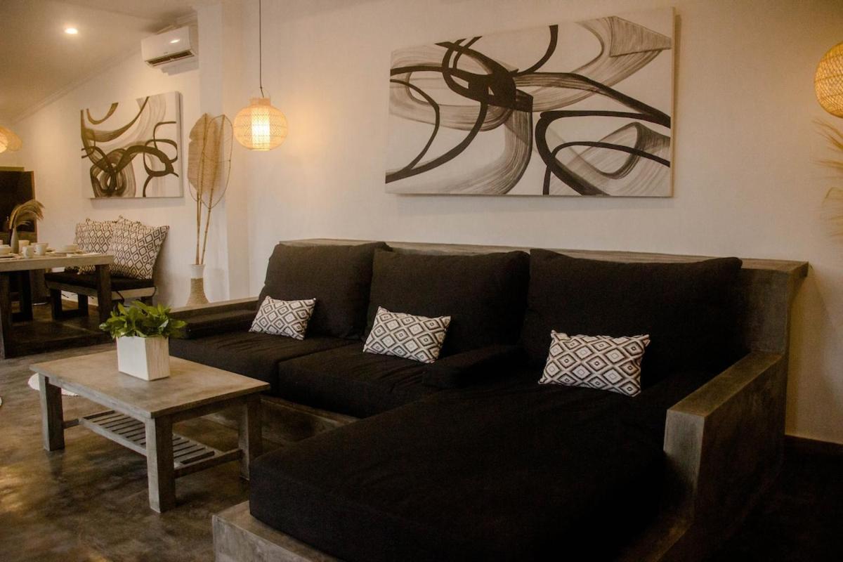 Stylish 2 BR Villa in Canggu - Bright & Airy - Bed and Breakfast Canggu
