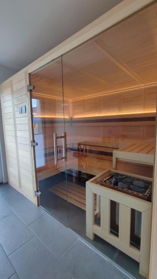 Villa Wildrose mit Sauna und Beachfußballplatz - B&B