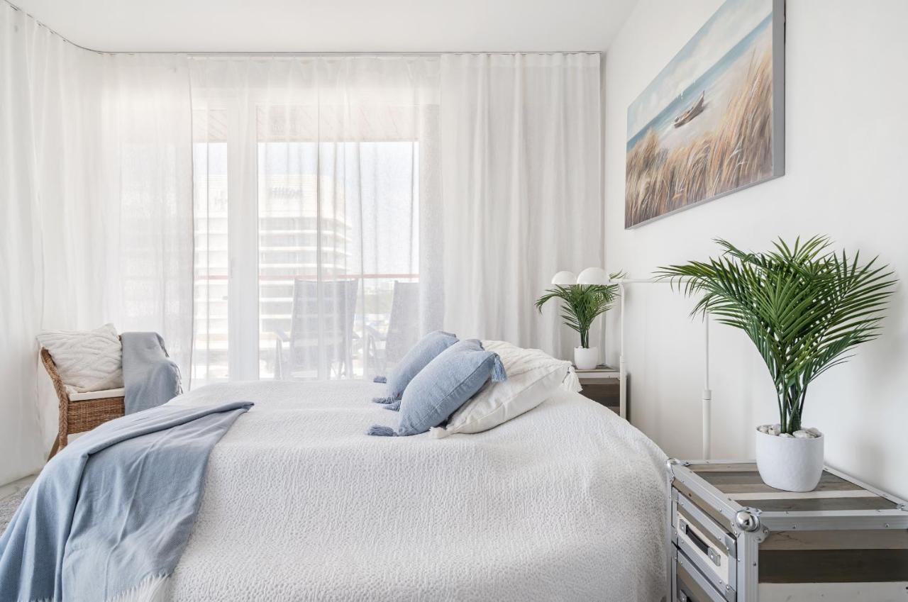 Deluxe two-level apartment with a Terrace and sea View - 7.3.9