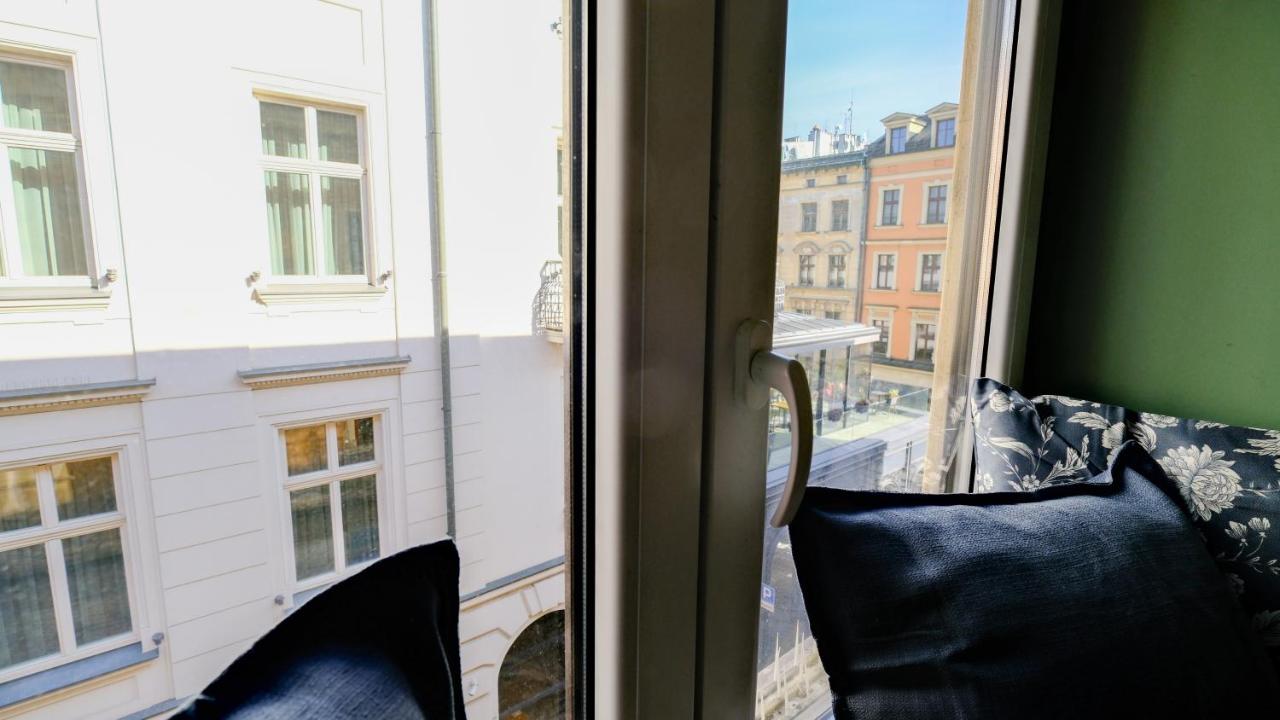 Vintage apartments Floriańska street - By Hosty - B&B