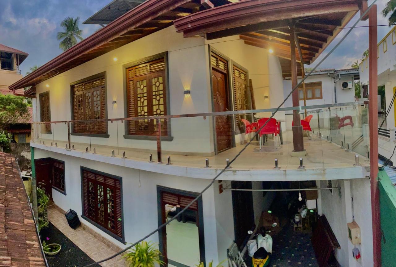 Warusha Villa - B&B