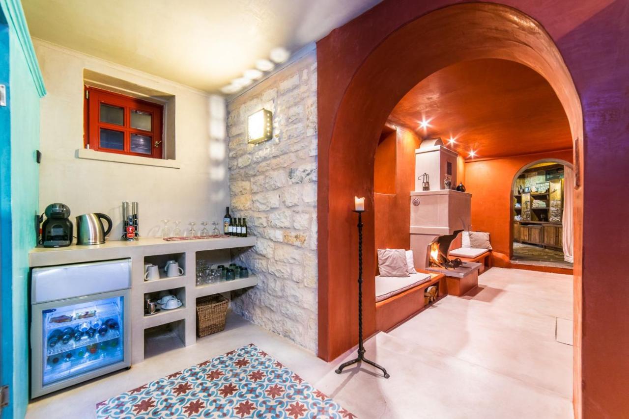 Akakia - Stone maisonette with Spectacular view for two or family - B&B Áno Pediná