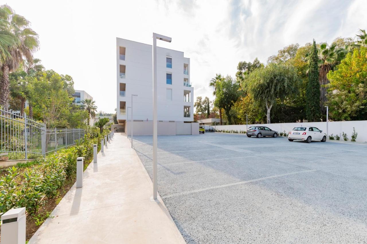 Seaside Exclusive Retreat with Balconies & Parking - B&B Francavilla al Mare