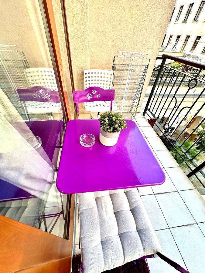 City center apartment with balcony - B&B Budapest