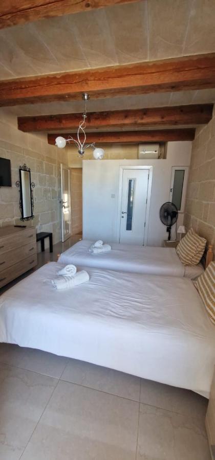 Twin Room with Private Bathroom