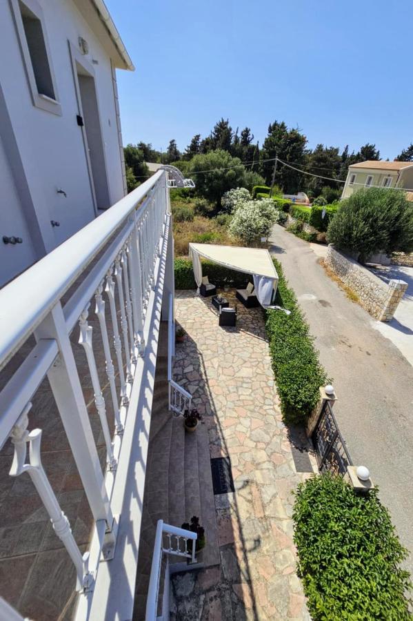 Studio with Garden View