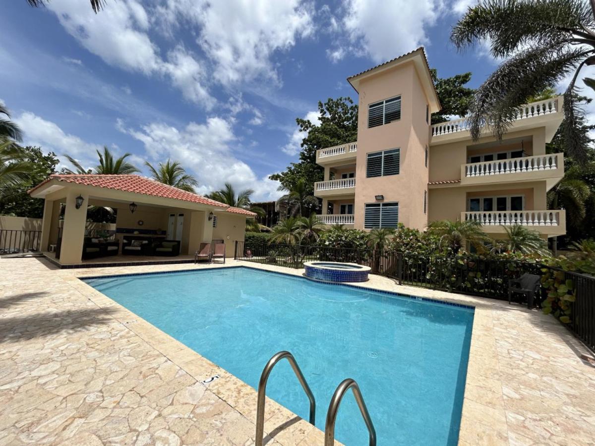 Beachfront Getaway at Ocean View Castle Condo - B&B Aguada