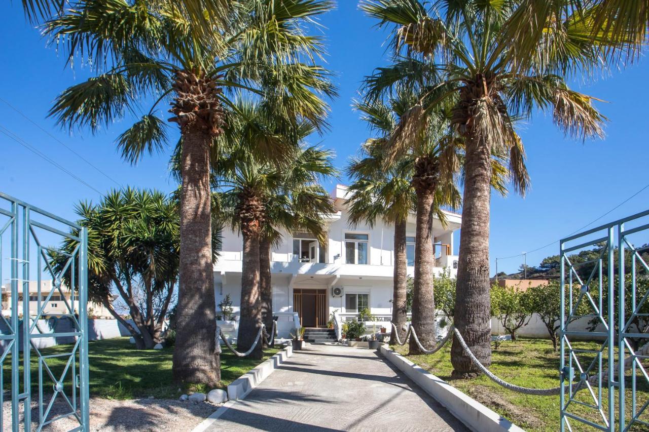 Malibu Villa - Bed and Breakfast Kremasti